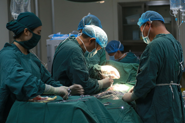 专家剖析：腹腔镜胆囊切除术(图2)